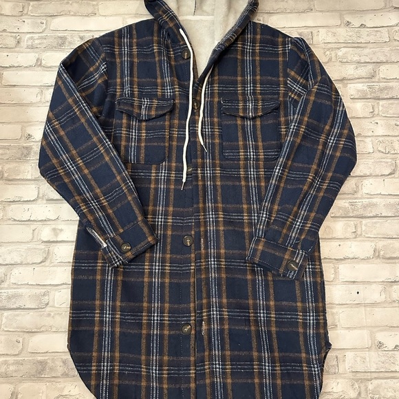 Helix Shacket Navy and Tan Plaid Hooded Jacket - Picture 3 of 5